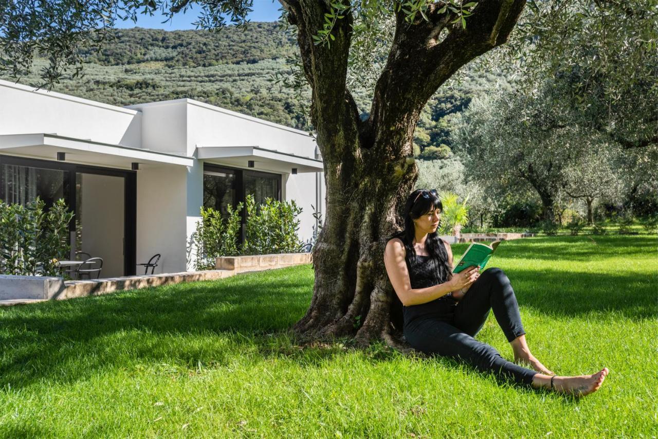 مبيت وإفطار ريفا ديل غاردا Oleeva Garda Living - Adults Only المظهر الخارجي الصورة