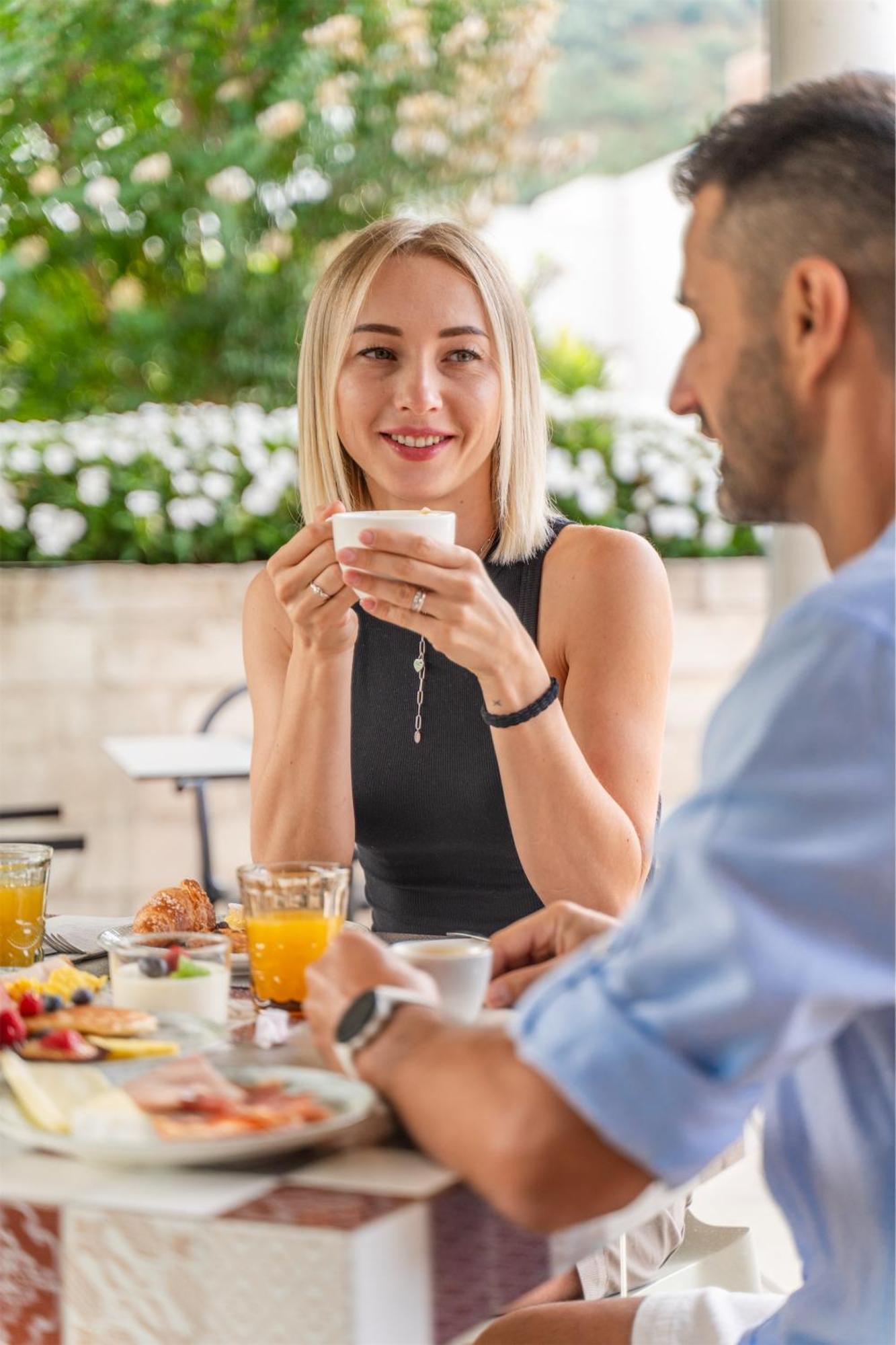 مبيت وإفطار ريفا ديل غاردا Oleeva Garda Living - Adults Only المظهر الخارجي الصورة