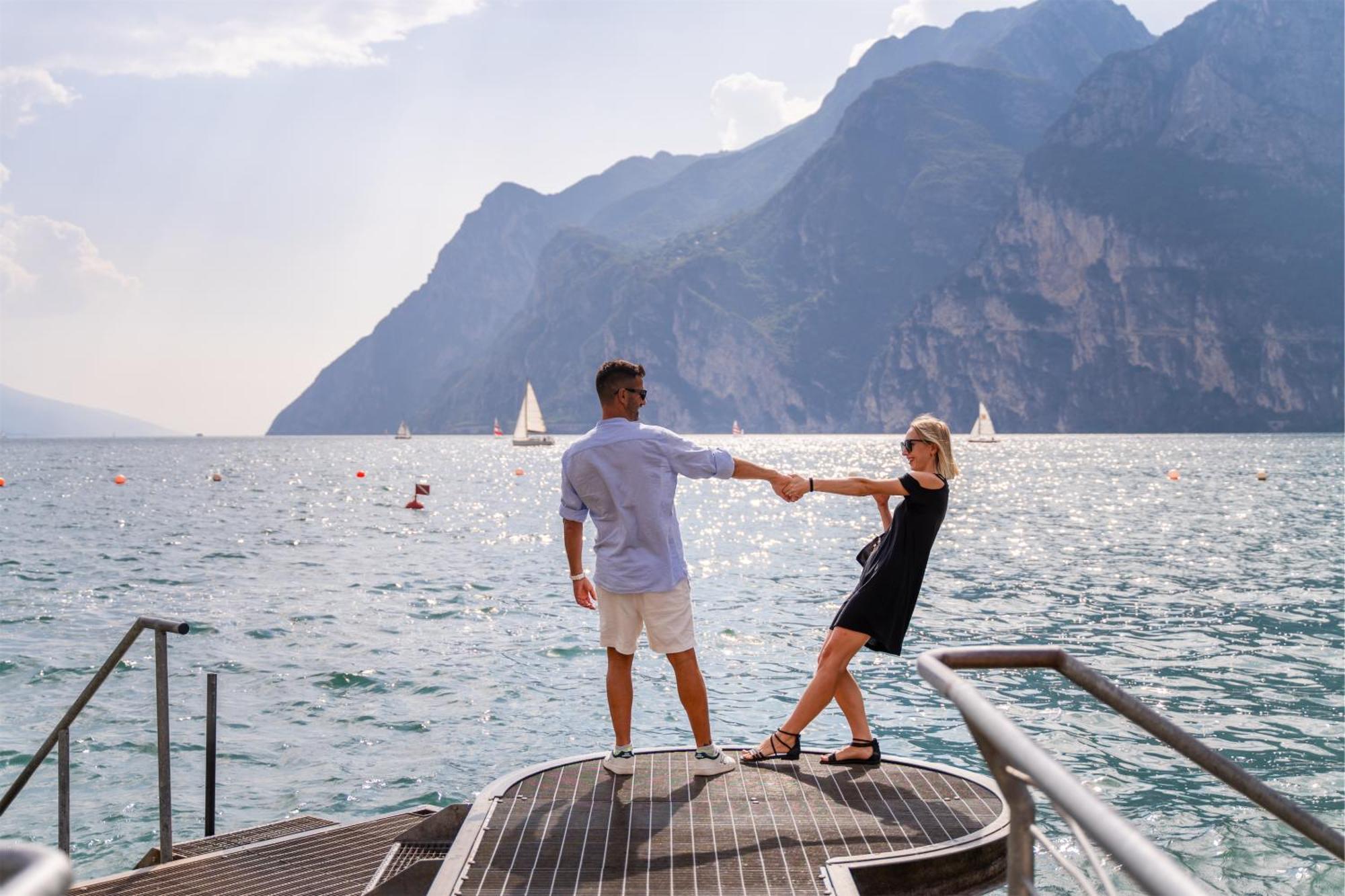 مبيت وإفطار ريفا ديل غاردا Oleeva Garda Living - Adults Only المظهر الخارجي الصورة