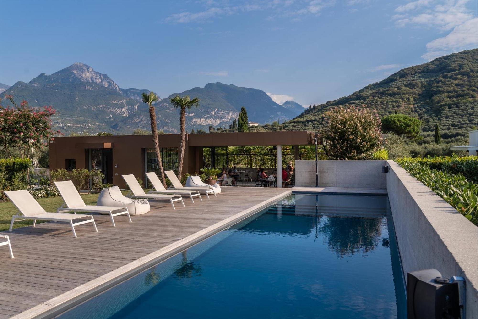 مبيت وإفطار ريفا ديل غاردا Oleeva Garda Living - Adults Only المظهر الخارجي الصورة